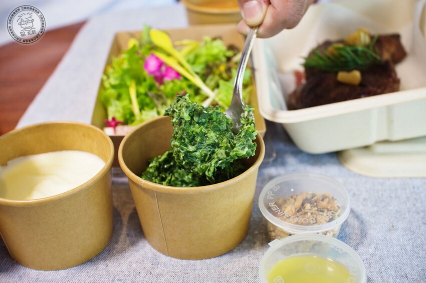 4外帶歐華牛排 奶油菠菜 4外帶歐華牛排 奶油菠菜