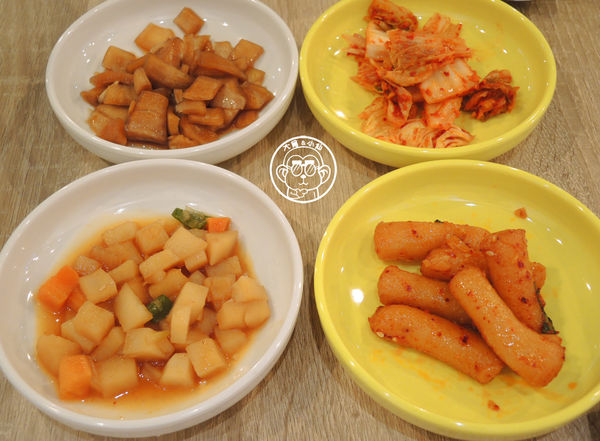 瑪妮年糕鍋：呷飽祙【新北板橋･瑪妮年糕鍋】道地韓國料理來這吃