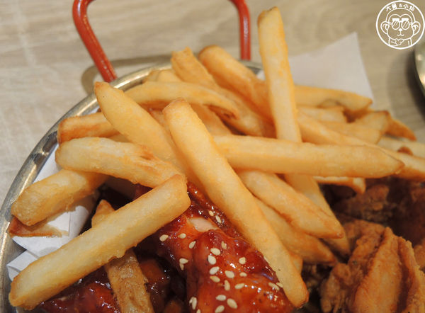 瑪妮年糕鍋：呷飽祙【新北板橋･瑪妮年糕鍋】道地韓國料理來這吃