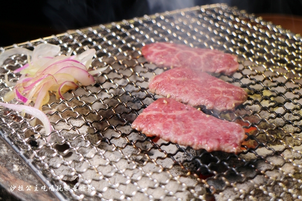 吽燒肉 Grill&Bar(市民店)：台北東區燒烤『吽Home燒肉-市民店』市民大道/捷運忠孝復興站/宵夜/戰斧魚下巴