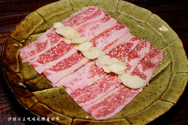 吽燒肉 Grill&Bar(市民店)：台北東區燒烤『吽Home燒肉-市民店』市民大道/捷運忠孝復興站/宵夜/戰斧魚下巴