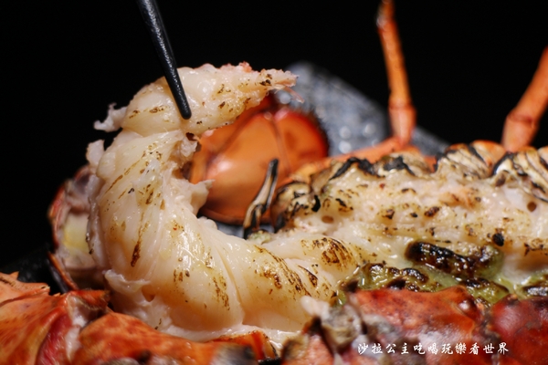 極幻燒肉弁当:板橋丼飯/滿出來的活龍蝦丼飯『極幻 燒肉弁当』平價美食/炙燒雞腿排/外送便當/茶水/味噌湯無限供應