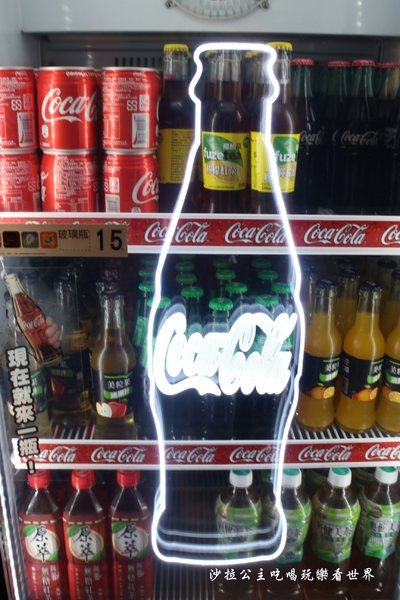 極幻燒肉弁当:板橋丼飯/滿出來的活龍蝦丼飯『極幻 燒肉弁当』平價美食/炙燒雞腿排/外送便當/茶水/味噌湯無限供應