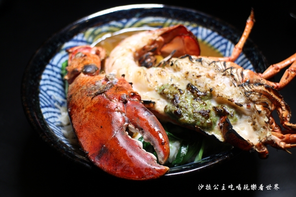 極幻燒肉弁当:板橋丼飯/滿出來的活龍蝦丼飯『極幻 燒肉弁当』平價美食/炙燒雞腿排/外送便當/茶水/味噌湯無限供應