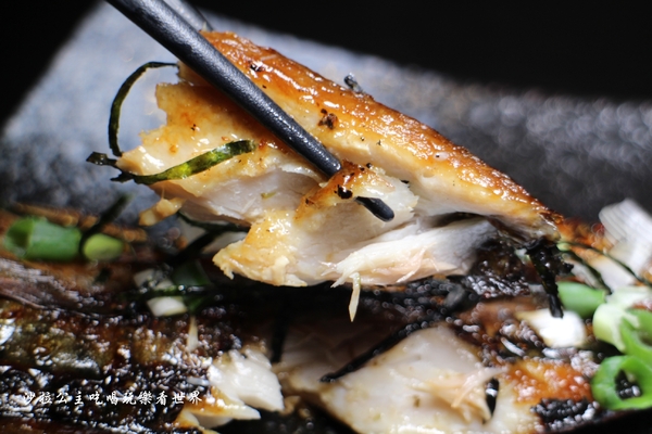 極幻燒肉弁当:板橋丼飯/滿出來的活龍蝦丼飯『極幻 燒肉弁当』平價美食/炙燒雞腿排/外送便當/茶水/味噌湯無限供應