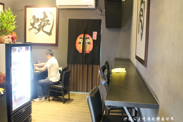 極幻燒肉弁当:板橋丼飯/滿出來的活龍蝦丼飯『極幻 燒肉弁当』平價美食/炙燒雞腿排/外送便當/茶水/味噌湯無限供應