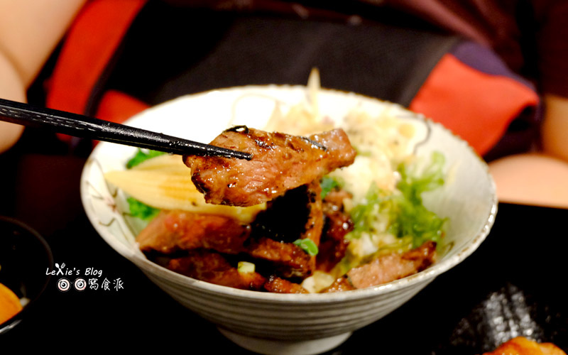 極幻燒肉丼飯30.jpg