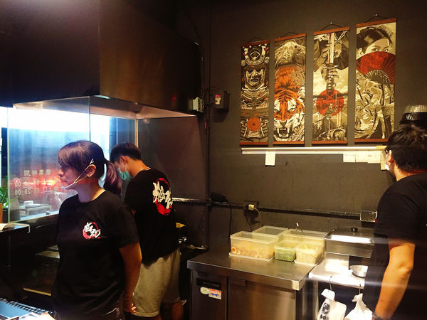 「板橋 極幻燒肉弁当。驚人美味的極幻龍蝦＆燒肉丼！！！」