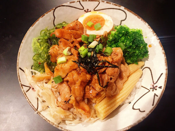 「板橋 極幻燒肉弁当。驚人美味的極幻龍蝦＆燒肉丼！！！」