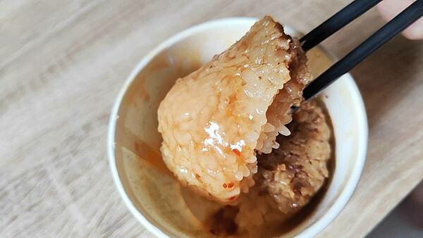 排骨酥湯、招牌筒仔米糕|超便宜筒仔米糕店,只要30元就可以吃到