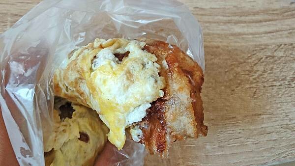 排骨酥湯、招牌筒仔米糕|超便宜筒仔米糕店,只要30元就可以吃到