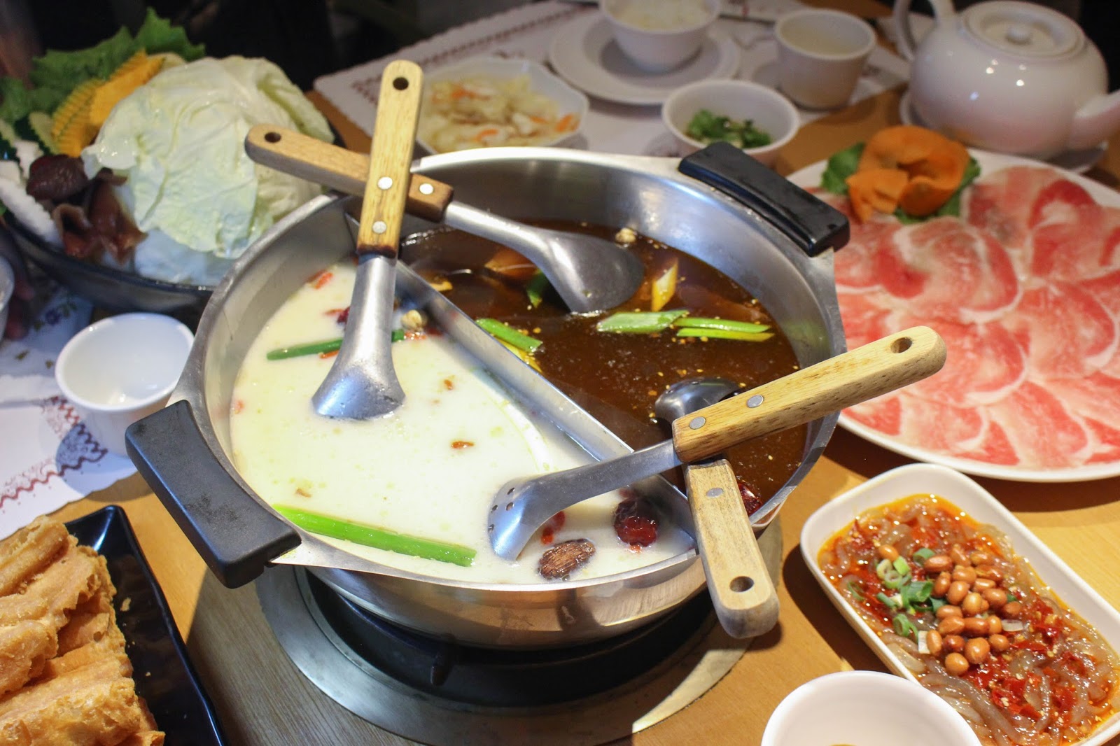 [高雄美食]質感好的灑椒麻辣鴛鴦火鍋~左營巨蛋裕誠路餐廳~體驗團