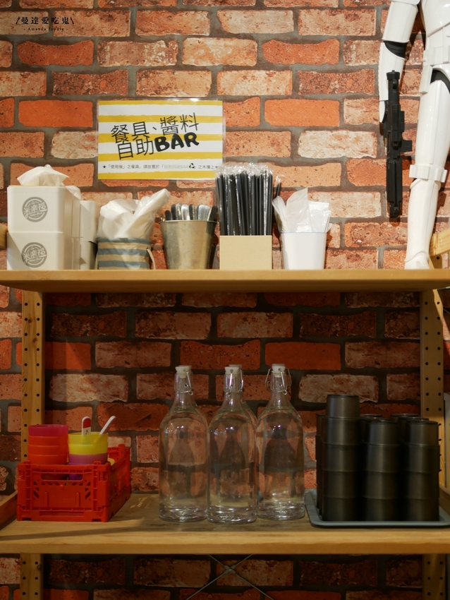 澎湃酥炸雞腿堡、泡菜豬肉堡吃起來『米樂福 Miller Food』巨蛋商圈人氣早午餐推薦！高雄美食｜瑞豐商圈｜高雄早午餐 - 曼達愛吃鬼