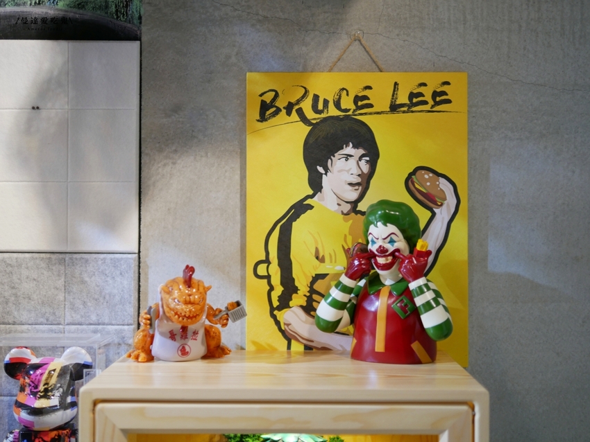 澎湃酥炸雞腿堡、泡菜豬肉堡吃起來『米樂福 Miller Food』巨蛋商圈人氣早午餐推薦！高雄美食｜瑞豐商圈｜高雄早午餐 - 曼達愛吃鬼