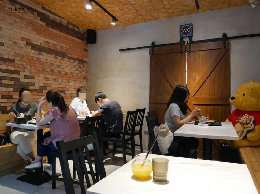 澎湃酥炸雞腿堡、泡菜豬肉堡吃起來『米樂福 Miller Food』巨蛋商圈人氣早午餐推薦！高雄美食｜瑞豐商圈｜高雄早午餐 - 曼達愛吃鬼