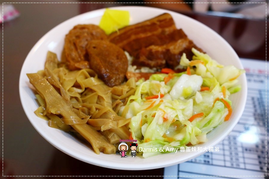 20170603《竹北小吃分享》爆師傅爌肉飯。台灣傳統美食小吃。招牌爌肉飯。香Q豬腳。炒米粉｜台中人才知道的東泉辣椒醬（影片） (3).jpg