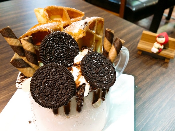 先喝咖啡(高雄大遠百)：First, Coffee 先喝咖啡-高雄大遠百