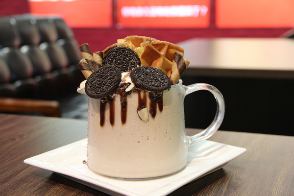 先喝咖啡(高雄大遠百)：First, Coffee 先喝咖啡-高雄大遠百