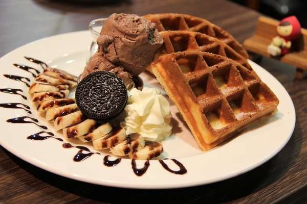 先喝咖啡(高雄大遠百)：First, Coffee 先喝咖啡-高雄大遠百