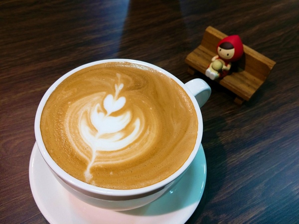 先喝咖啡(高雄大遠百)：First, Coffee 先喝咖啡-高雄大遠百