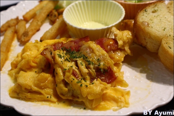 公主樂糕殿：［食記］好吃又好玩！【公主樂糕殿】－樂高主題餐廳、餐點精緻又好吃～超推薦大小朋友一起來玩來享受美食！！！