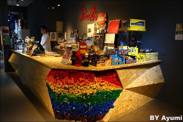 公主樂糕殿：［食記］好吃又好玩！【公主樂糕殿】－樂高主題餐廳、餐點精緻又好吃～超推薦大小朋友一起來玩來享受美食！！！