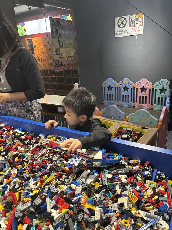 新北土城樂高親子餐廳,公主樂糕殿,樂高遊戲室豐富好玩,餐點也好拍好吃!(附菜單價位)