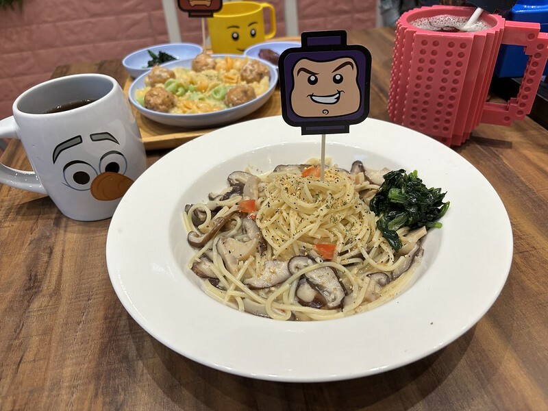 新北土城樂高親子餐廳,公主樂糕殿,樂高遊戲室豐富好玩,餐點也好拍好吃!(附菜單價位)