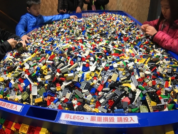 公主樂糕殿：全台最大樂高店！公主樂糕殿樂高親子主題餐廳 讓你一邊欣賞樂高作品一邊享用美食的樂高天堂 趕快來挖寶吧！(文末抽獎)