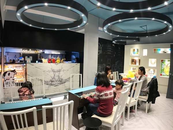 公主樂糕殿：全台最大樂高店！公主樂糕殿樂高親子主題餐廳 讓你一邊欣賞樂高作品一邊享用美食的樂高天堂 趕快來挖寶吧！(文末抽獎)