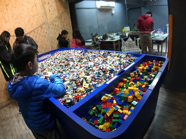 公主樂糕殿：全台最大樂高店！公主樂糕殿樂高親子主題餐廳 讓你一邊欣賞樂高作品一邊享用美食的樂高天堂 趕快來挖寶吧！(文末抽獎)