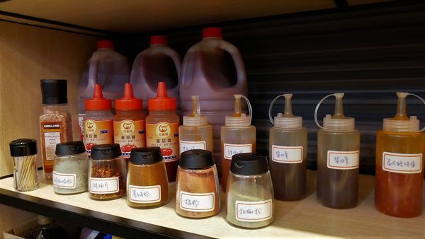 【台南市-中西區】高CP值的平底鍋端上桌啦！『濰克早午餐-五妃店』插旗臺南大學美食街，份量大內容多~揪揪同學吃早午餐的好去處^Q^~