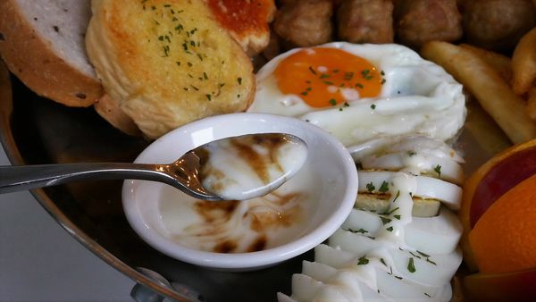 【台南市-中西區】高CP值的平底鍋端上桌啦！『濰克早午餐-五妃店』插旗臺南大學美食街，份量大內容多~揪揪同學吃早午餐的好去處^Q^~