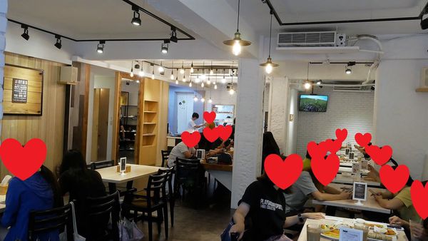 【台南市-中西區】高CP值的平底鍋端上桌啦！『濰克早午餐-五妃店』插旗臺南大學美食街，份量大內容多~揪揪同學吃早午餐的好去處^Q^~