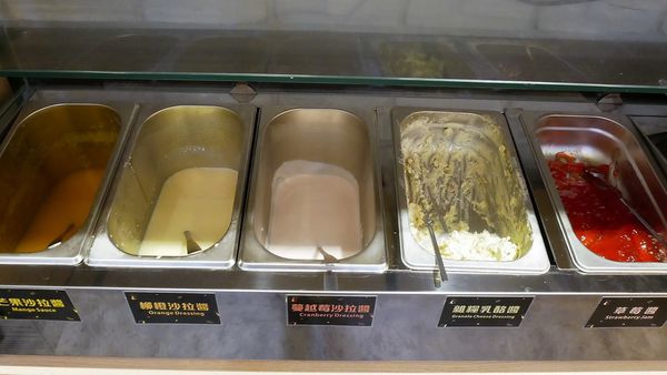 【台南市-中西區】高CP值的平底鍋端上桌啦！『濰克早午餐-五妃店』插旗臺南大學美食街，份量大內容多~揪揪同學吃早午餐的好去處^Q^~