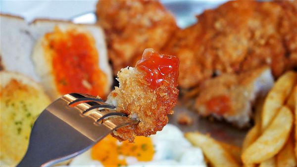 【台南市-中西區】高CP值的平底鍋端上桌啦！『濰克早午餐-五妃店』插旗臺南大學美食街，份量大內容多~揪揪同學吃早午餐的好去處^Q^~