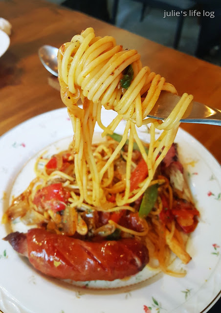 Food｜台南中西區｜Ballot Lane Pasta - 抽籤巷－葫蘆巷盡頭的老屋新力，懷舊氛圍混搭異國風情