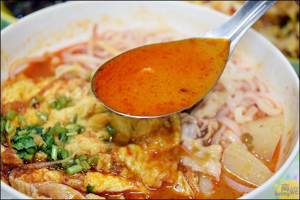 泰小葉泰式風味小食(原：泰小葉泰國米粉湯專賣店)：台中北屯超人氣平價泰式小吃。泰小葉。銅板價就能吃的心滿意足!@商妮吃喝遊樂