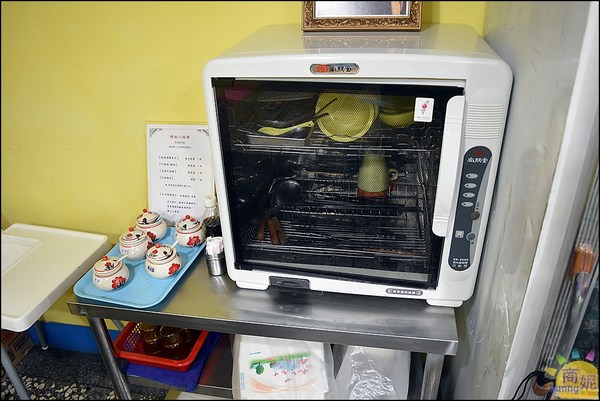 泰小葉泰式風味小食(原：泰小葉泰國米粉湯專賣店)：台中北屯超人氣平價泰式小吃。泰小葉。銅板價就能吃的心滿意足!@商妮吃喝遊樂