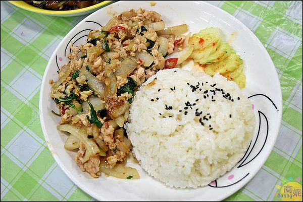 泰小葉泰式風味小食(原:泰小葉泰國米粉湯專賣店):台中北屯超人氣平價泰式小吃。泰小葉。銅板價就能吃的心滿意足!@商妮吃喝遊樂