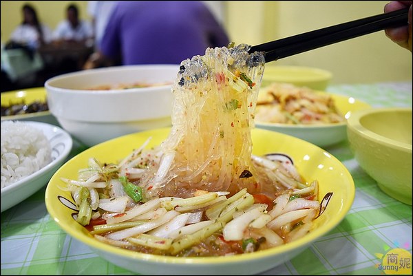 泰小葉泰式風味小食(原：泰小葉泰國米粉湯專賣店)：台中北屯超人氣平價泰式小吃。泰小葉。銅板價就能吃的心滿意足!@商妮吃喝遊樂
