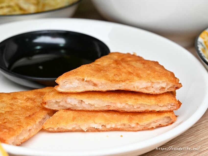 泰小葉泰式風味小食|一到用餐時間就爆多人的平價泰式料理,激推打拋茄子豬飯,還有隱藏版綠咖哩炒泡麵~
