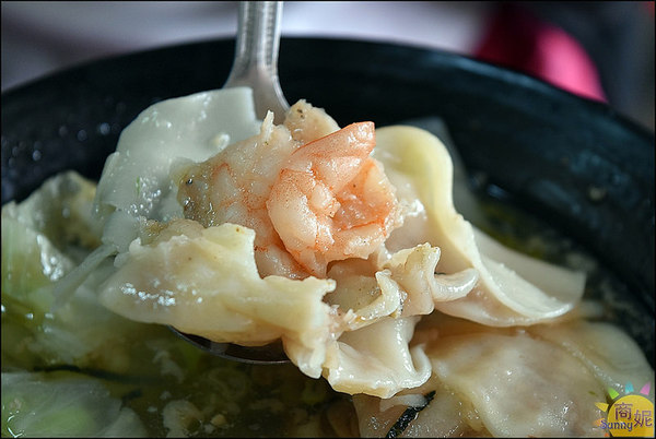 立偉麻醬館麵食（太原店）：台中北屯平價古早味。立偉麵食太原店。媒體報導一麵三吃30年老店自製麻醬無限供應吃到飽@商妮吃喝遊樂