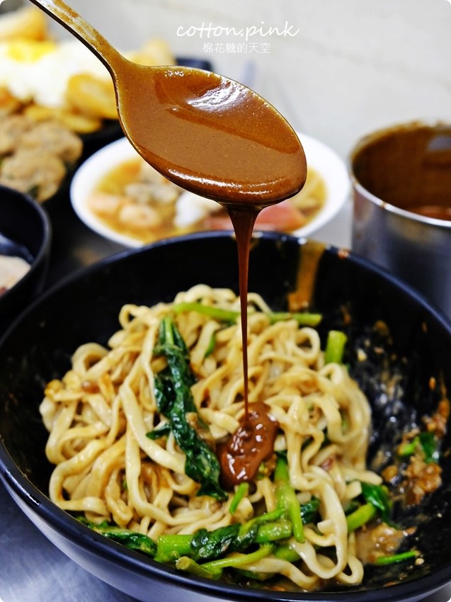 台味海陸全餐這裡吃~還有一麵三吃、菜頭粿四兄弟,傳統好味道就在台中立偉麵食 台味海陸全餐這裡吃~還有一麵三吃、菜頭粿四兄弟,傳統好味道就在台中立偉麵食