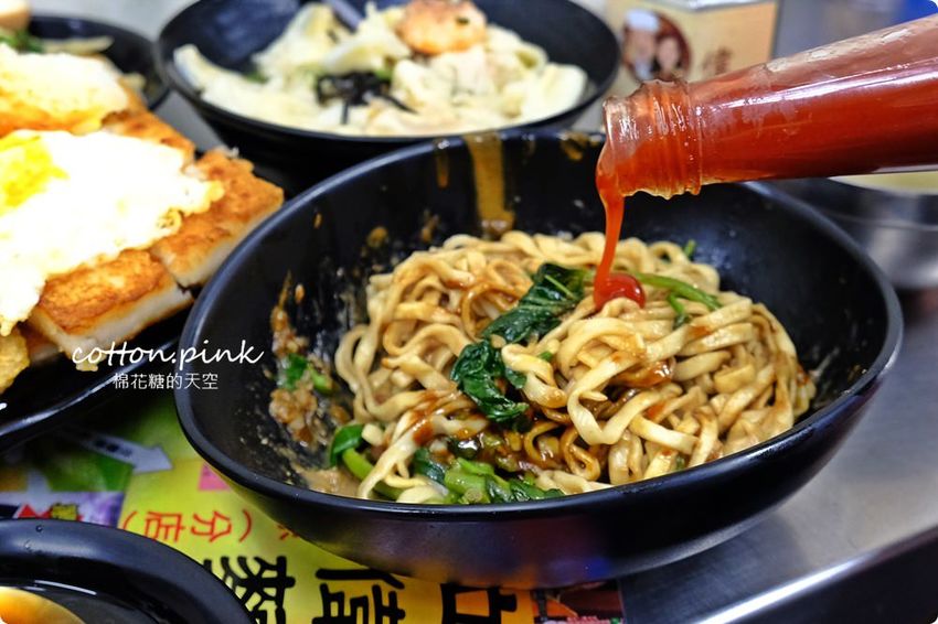 台味海陸全餐這裡吃~還有一麵三吃、菜頭粿四兄弟,傳統好味道就在台中立偉麵食 台味海陸全餐這裡吃~還有一麵三吃、菜頭粿四兄弟,傳統好味道就在台中立偉麵食