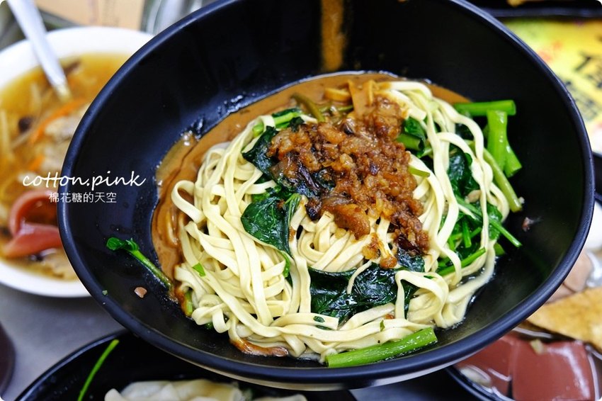 台味海陸全餐這裡吃~還有一麵三吃、菜頭粿四兄弟,傳統好味道就在台中立偉麵食 台味海陸全餐這裡吃~還有一麵三吃、菜頭粿四兄弟,傳統好味道就在台中立偉麵食