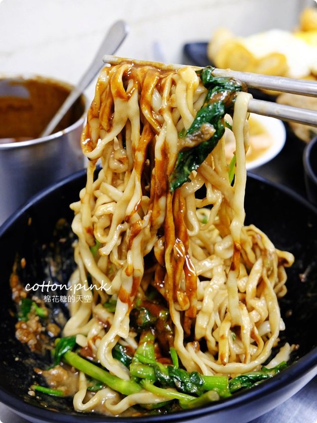 台味海陸全餐這裡吃~還有一麵三吃、菜頭粿四兄弟,傳統好味道就在台中立偉麵食 台味海陸全餐這裡吃~還有一麵三吃、菜頭粿四兄弟,傳統好味道就在台中立偉麵食