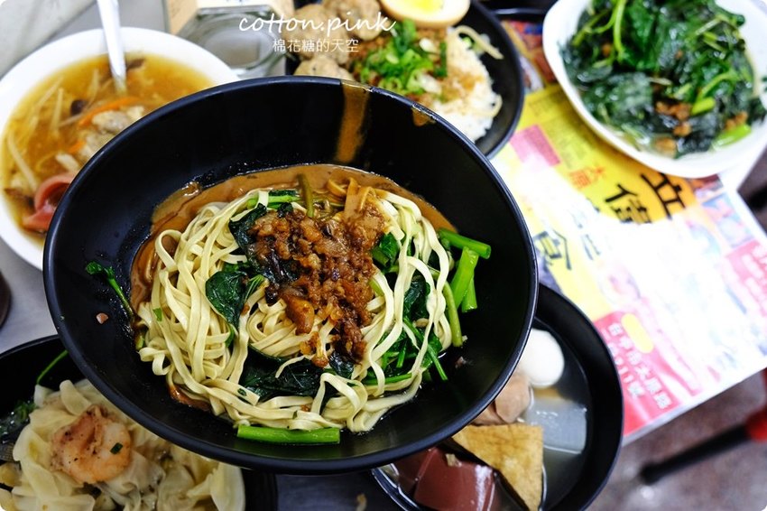 台味海陸全餐這裡吃~還有一麵三吃、菜頭粿四兄弟,傳統好味道就在台中立偉麵食 台味海陸全餐這裡吃~還有一麵三吃、菜頭粿四兄弟,傳統好味道就在台中立偉麵食