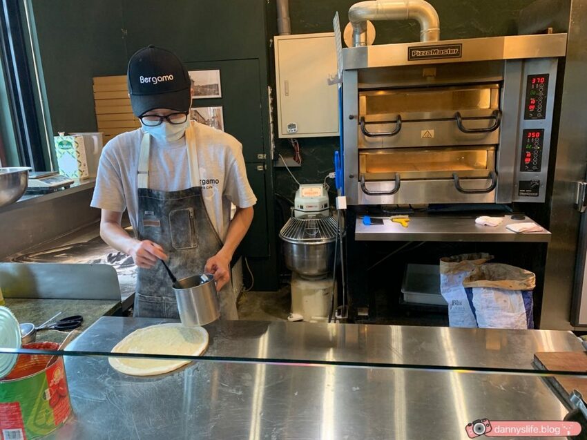 宜蘭最好吃的披薩！結合在地食材，放了三星蔥、金棗、鴨賞和莫札瑞拉起司的義式手工窯烤PIZZA，多種特色口味 丹尼的吃喝玩樂 dannyslife.blog