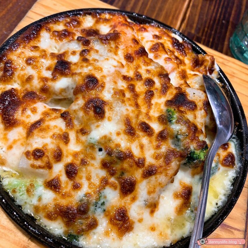 宜蘭最好吃的披薩！結合在地食材，放了三星蔥、金棗、鴨賞和莫札瑞拉起司的義式手工窯烤PIZZA，多種特色口味 丹尼的吃喝玩樂 dannyslife.blog